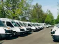 Jaki bus z napędem 4x4 wybrać do trudnych warunków? Porównanie modeli