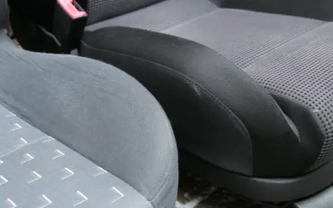 Jak wymontować fotel kierowcy skoda fabia - uniknij błędów i uszkodzeń