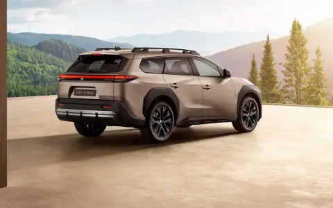 Nowy Toyota bz4x cena zachwyca designem i ekologicznym napędem. Elegancki SUV na tle górskich krajobrazów.