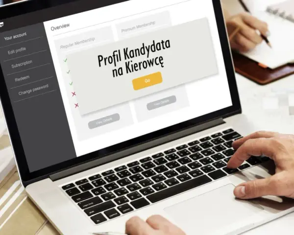 Profil Kandydata na Kierowcę na ekranie laptopa. Użytkownik wpisuje dane, być może numer PKK.