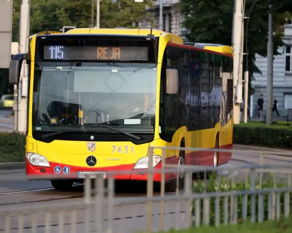 Ile zarabia kierowca autobusu w Warszawie? Sprawdź, co musisz wiedzieć