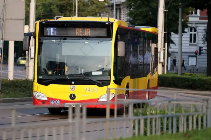 Ile zarabia kierowca autobusu w Warszawie? Sprawdź, co musisz wiedzieć