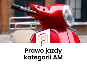 Czerwony skuter i napis "Prawo jazdy kategorii AM". Marzysz o wolności na dwóch kółkach? Teraz prawo jazdy AM za darmo!